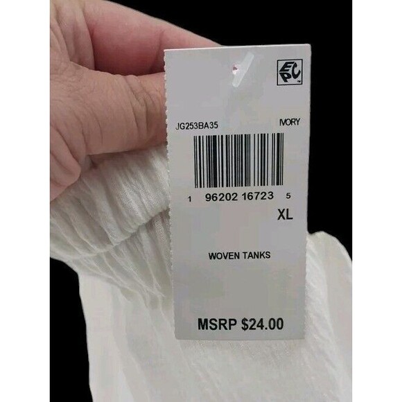 Almost Famous Women's Halter Crop Top Shirt Junior's Size XL Tanks Ivory New - Picture 12 of 12